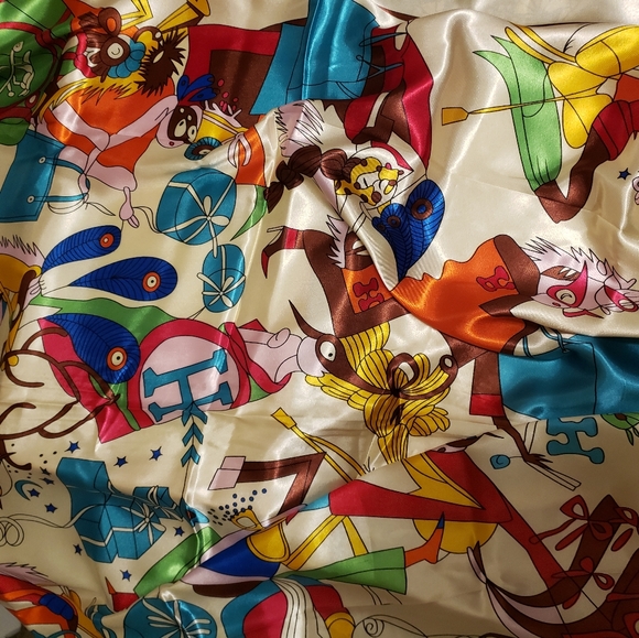 Scraf - Picture 3 of 3